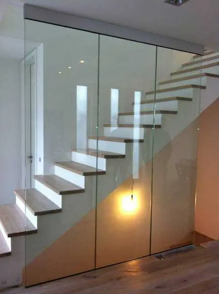 Treppe mit Glas